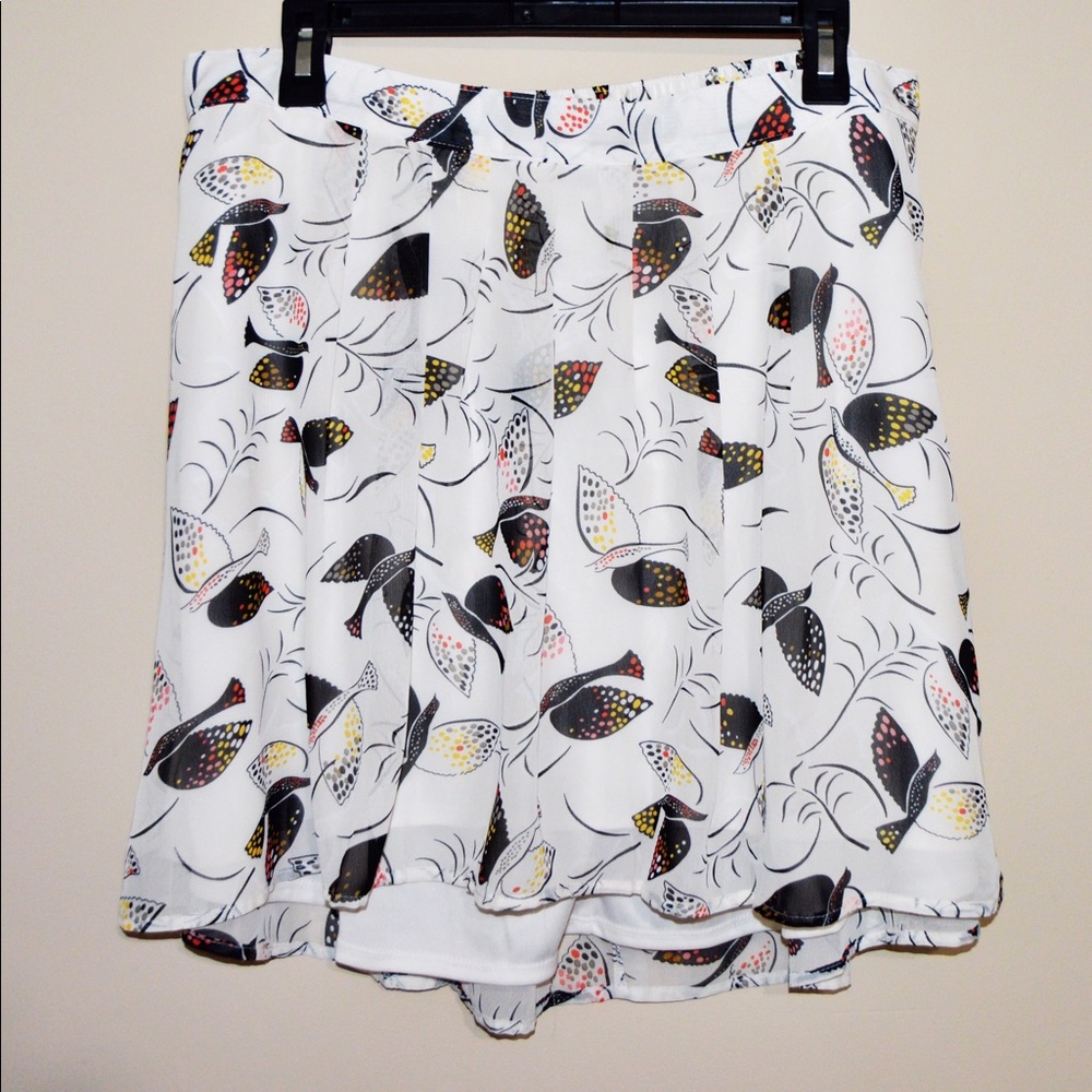 Old Navy Maternity Cream Bird Patterned Sk…